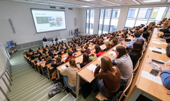 Lékařská fakulta Plzeň – aula studenti